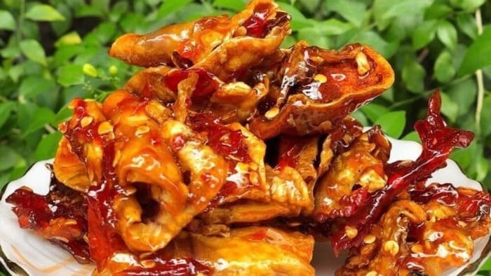 Mực rim me và mực rim tỏi ớt – Món ăn vặt "gây nghiện"