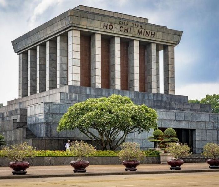 Quảng trường Ba Đình và Lăng Bác