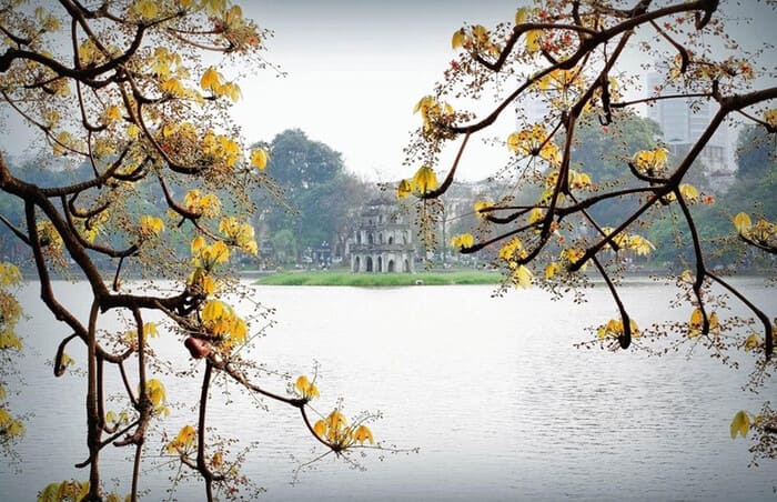 Mùng 1 Tết đi đâu chơi Hà Nội? Hồ Gươm