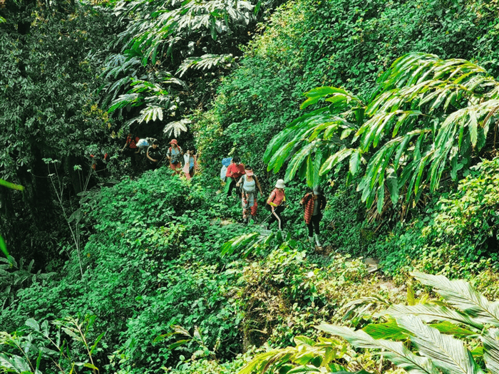 Chinh phục đỉnh Tây Côn Lĩnh