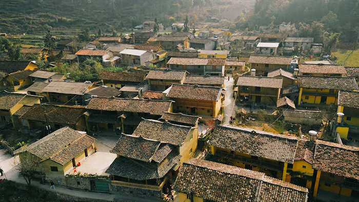 Làng Lô Lô Chải – Ngôi làng cổ tích dưới chân cột cờ