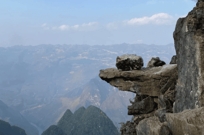 Mỏm đá tử thần – Tọa độ check-in cho những trái tim dũng cảm