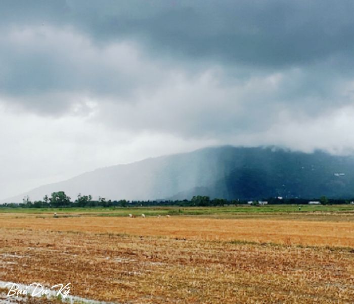 Mưa ở núi Cô Tô An Giang